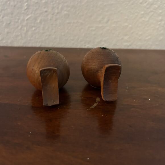 Blow Fish Salt And Pepper Shaker Set VTG Small Brown Wooden Fish Shakers Japan - Picture 4 of 8